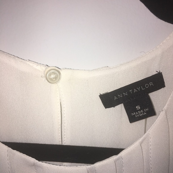 White Pleated Ann Taylor Blouse - Picture 3 of 4